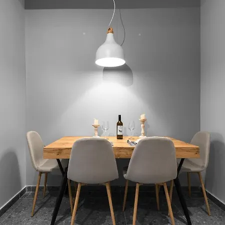 Aelia Apartments, The Luxury