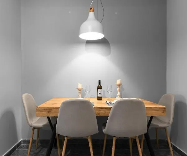 Aelia Apartments, The Luxury