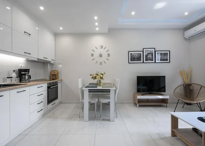 דירה Aelia Apartments, The Luxury