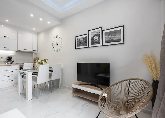 דירה Aelia Apartments, The Luxury