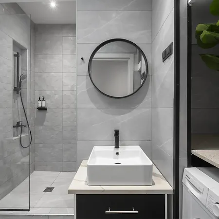 Aelia Apartments, The Luxury